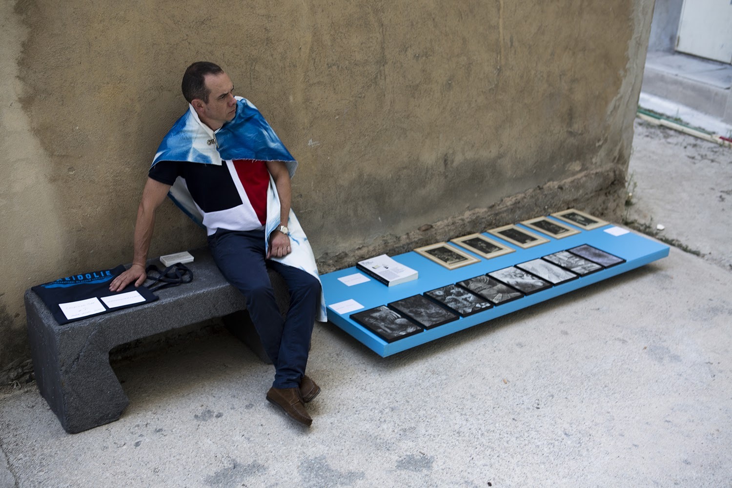 Performance de galeriste — archives en plein air — ouvrir la série