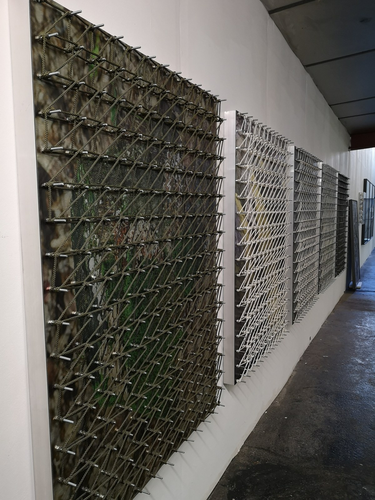 Vue de l’exposition « Le portfolio de la Galerie Valeria Cetraro », En gare !, Bagnolet, 2018