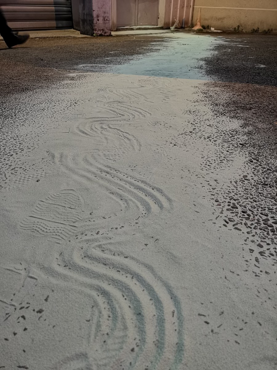 Détail du sable et des traces de passage