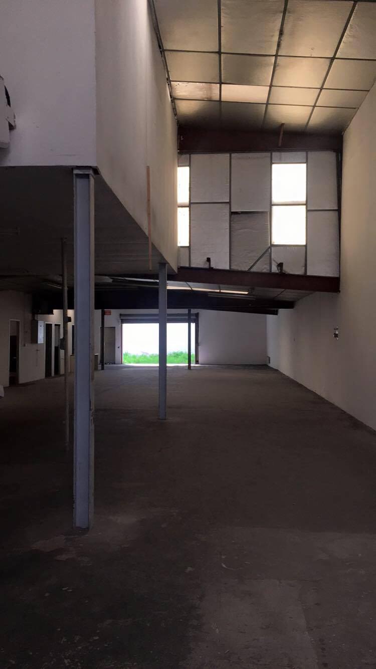 En gare ! — vue de l’espace vide